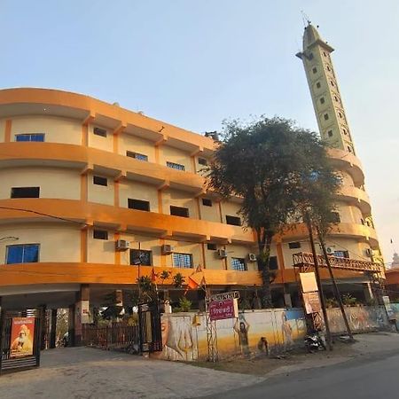 Hotel Shivanjali Palace Ujjain Buitenkant foto