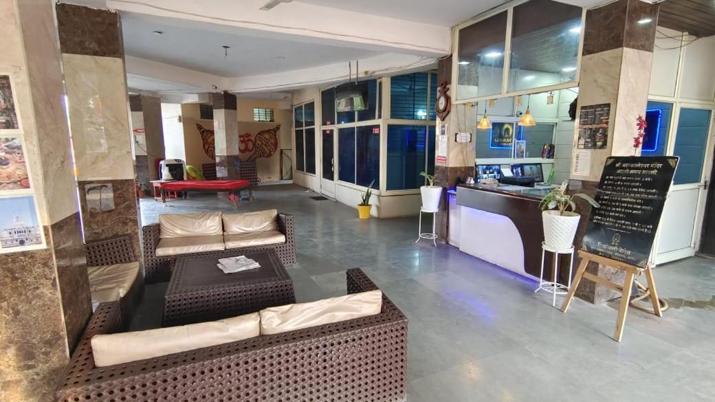 Hotel Shivanjali Palace Ujjain Buitenkant foto