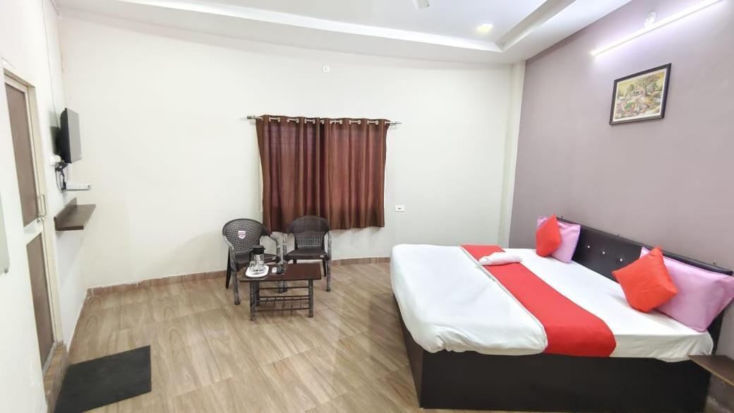 Hotel Shivanjali Palace Ujjain Buitenkant foto