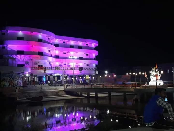 Hotel Shivanjali Palace Ujjain Buitenkant foto