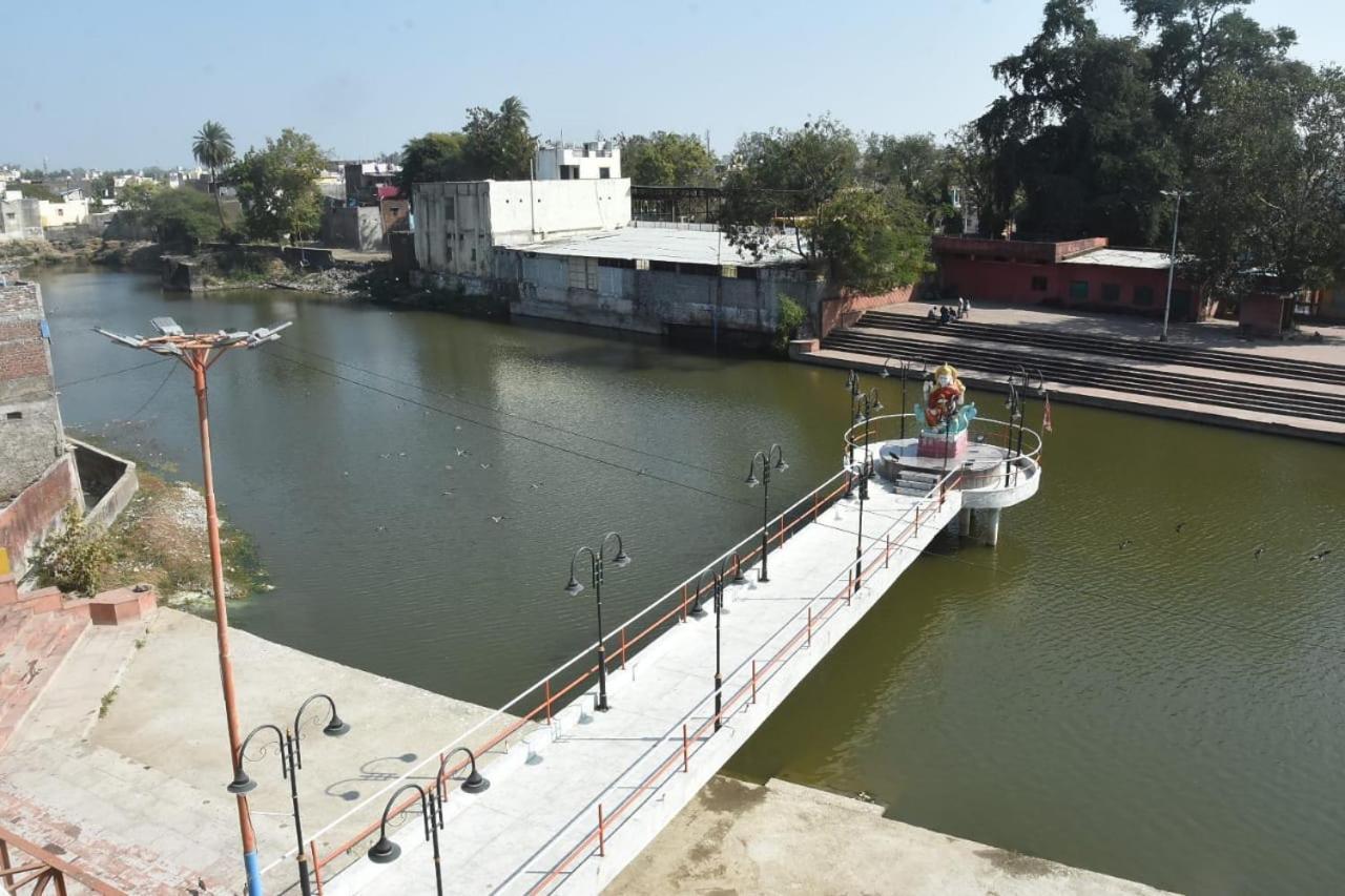 Hotel Shivanjali Palace Ujjain Buitenkant foto