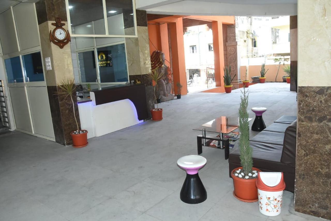 Hotel Shivanjali Palace Ujjain Buitenkant foto
